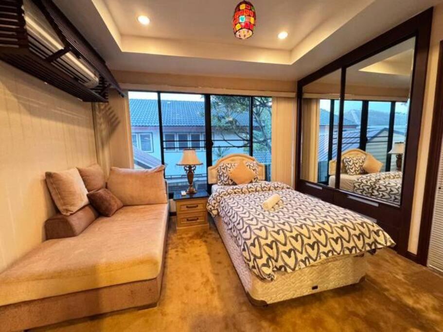 曼谷独栋lat Phrao精品别墅 Căn hộ Bangkok